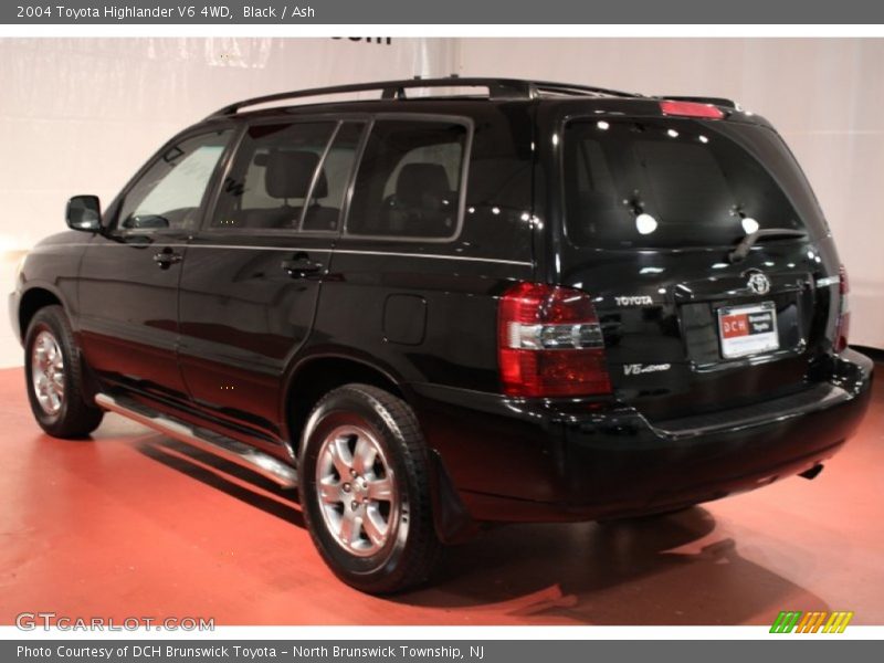 Black / Ash 2004 Toyota Highlander V6 4WD