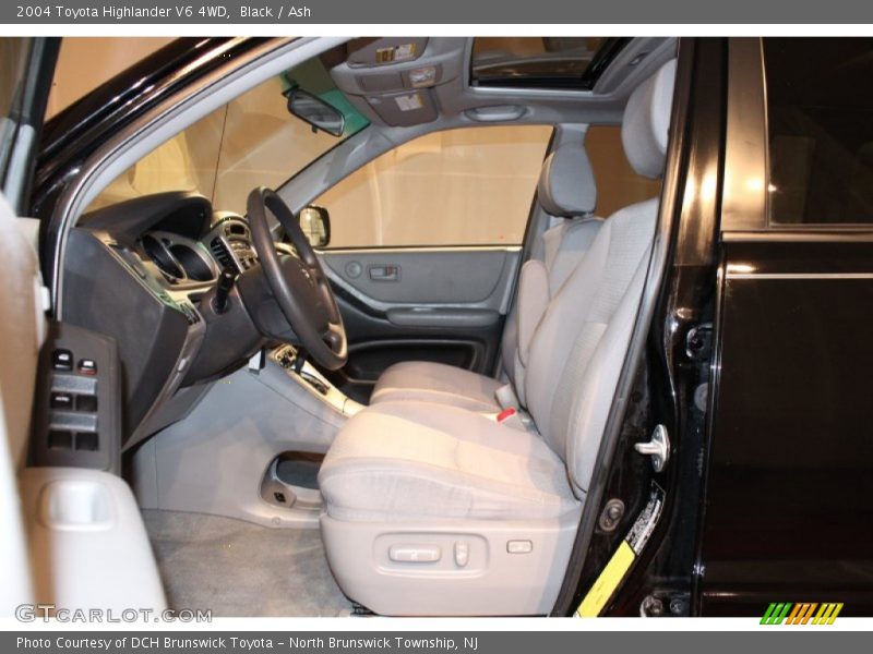 Black / Ash 2004 Toyota Highlander V6 4WD