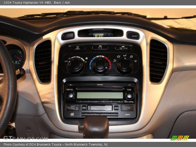Black / Ash 2004 Toyota Highlander V6 4WD
