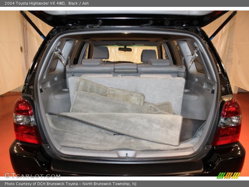 Black / Ash 2004 Toyota Highlander V6 4WD
