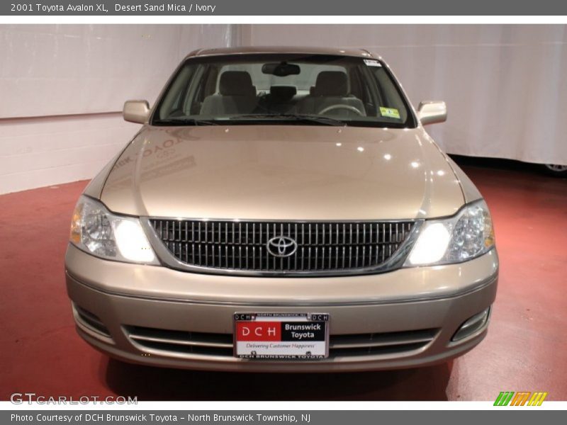 Desert Sand Mica / Ivory 2001 Toyota Avalon XL