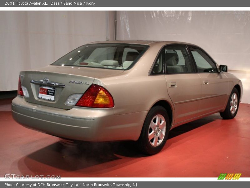 Desert Sand Mica / Ivory 2001 Toyota Avalon XL