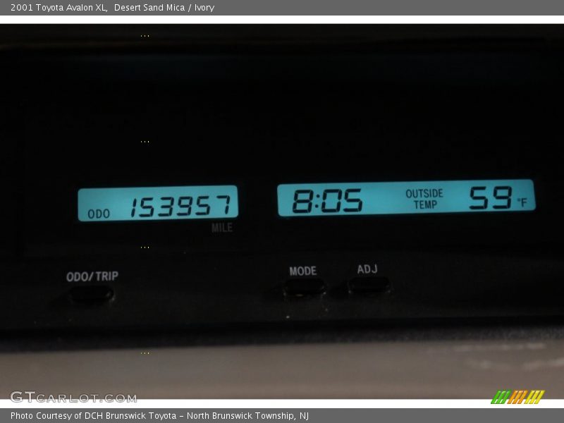 Desert Sand Mica / Ivory 2001 Toyota Avalon XL