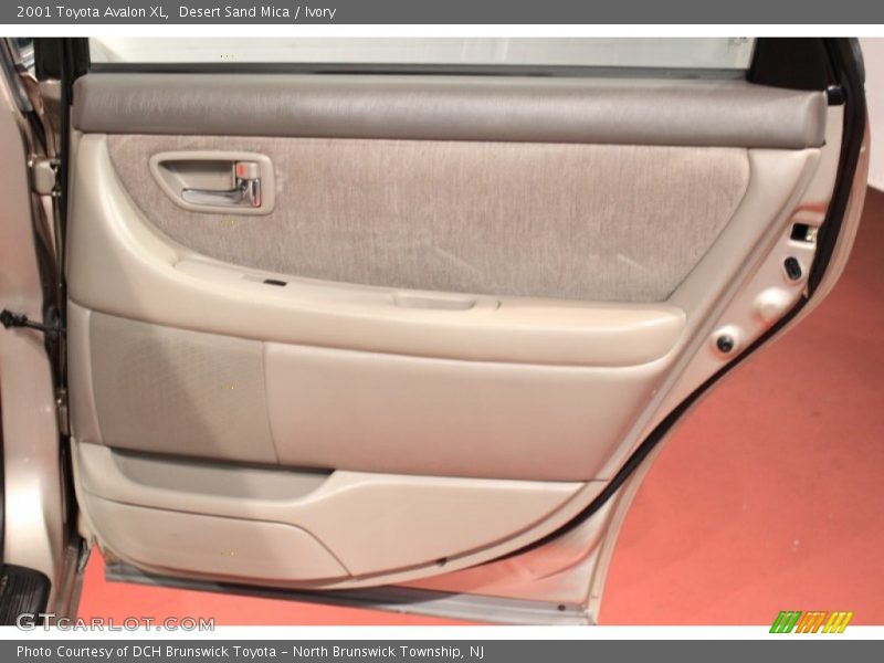 Desert Sand Mica / Ivory 2001 Toyota Avalon XL