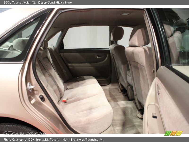 Desert Sand Mica / Ivory 2001 Toyota Avalon XL