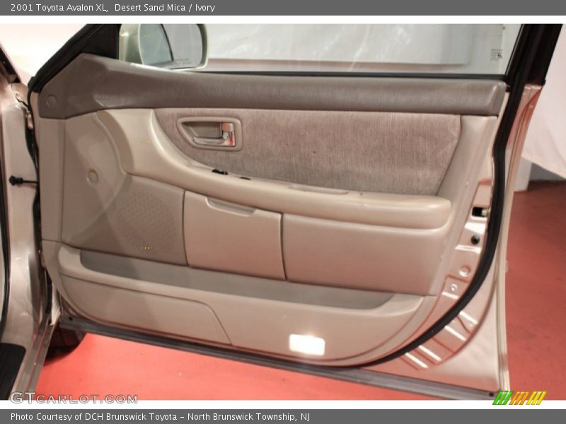 Desert Sand Mica / Ivory 2001 Toyota Avalon XL