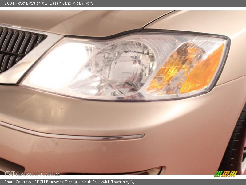 Desert Sand Mica / Ivory 2001 Toyota Avalon XL