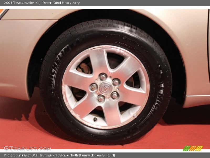 Desert Sand Mica / Ivory 2001 Toyota Avalon XL