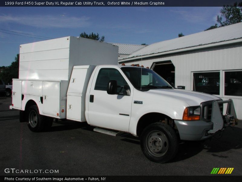 Oxford White / Medium Graphite 1999 Ford F450 Super Duty XL Regular Cab Utility Truck