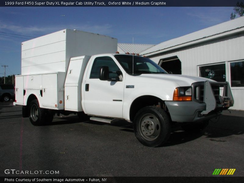 Oxford White / Medium Graphite 1999 Ford F450 Super Duty XL Regular Cab Utility Truck