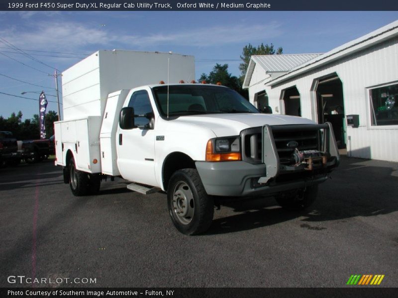 Oxford White / Medium Graphite 1999 Ford F450 Super Duty XL Regular Cab Utility Truck