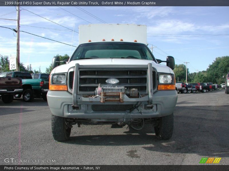 Oxford White / Medium Graphite 1999 Ford F450 Super Duty XL Regular Cab Utility Truck