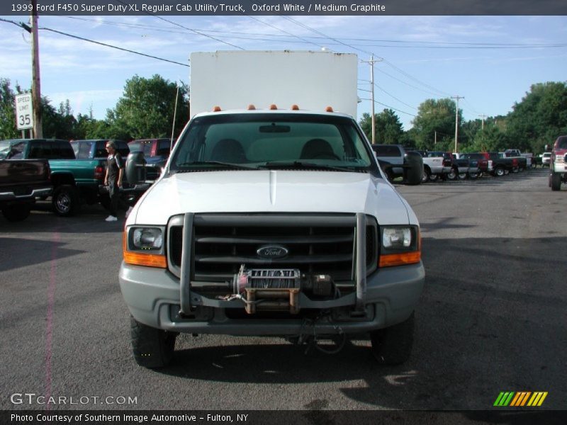 Oxford White / Medium Graphite 1999 Ford F450 Super Duty XL Regular Cab Utility Truck