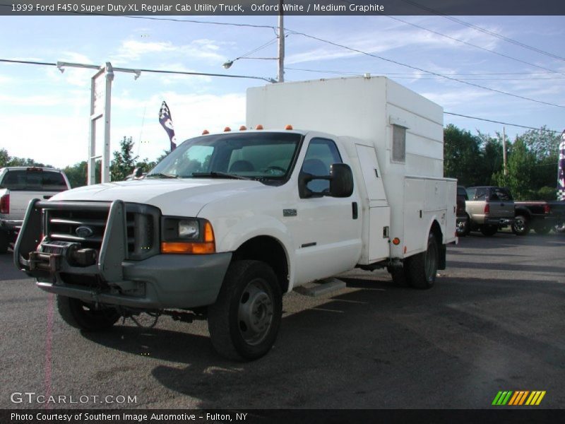 Oxford White / Medium Graphite 1999 Ford F450 Super Duty XL Regular Cab Utility Truck