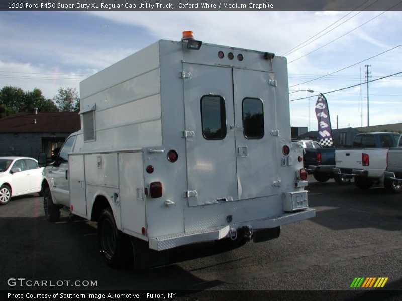 Oxford White / Medium Graphite 1999 Ford F450 Super Duty XL Regular Cab Utility Truck