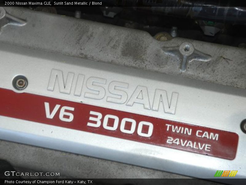Sunlit Sand Metallic / Blond 2000 Nissan Maxima GLE