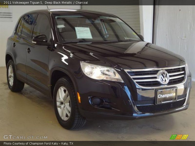 Deep Black Metallic / Charcoal 2011 Volkswagen Tiguan S
