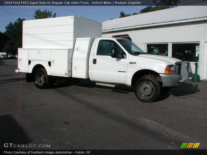 Oxford White / Medium Graphite 1999 Ford F450 Super Duty XL Regular Cab Utility Truck