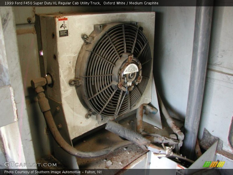 Oxford White / Medium Graphite 1999 Ford F450 Super Duty XL Regular Cab Utility Truck