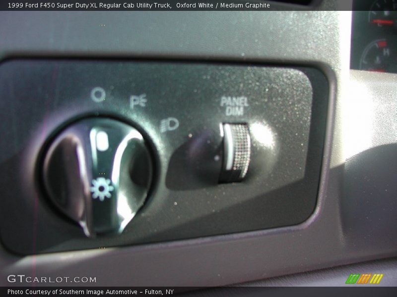 Oxford White / Medium Graphite 1999 Ford F450 Super Duty XL Regular Cab Utility Truck