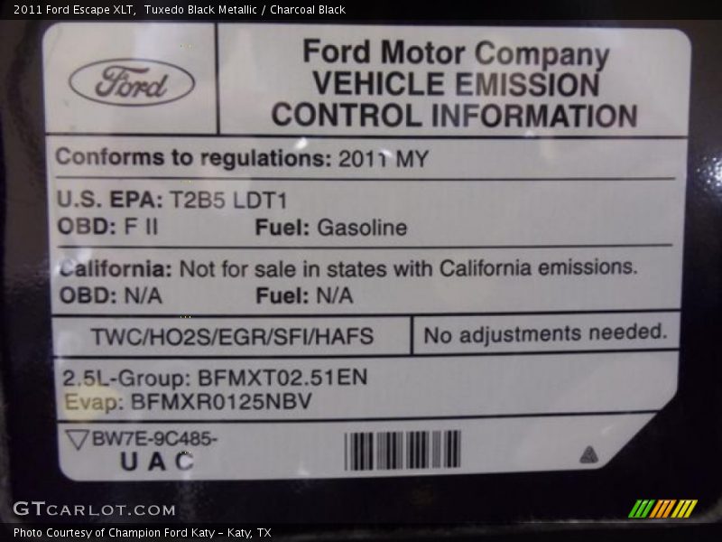 Tuxedo Black Metallic / Charcoal Black 2011 Ford Escape XLT