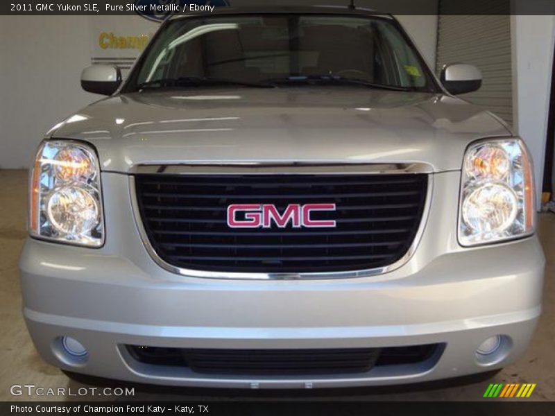 Pure Silver Metallic / Ebony 2011 GMC Yukon SLE