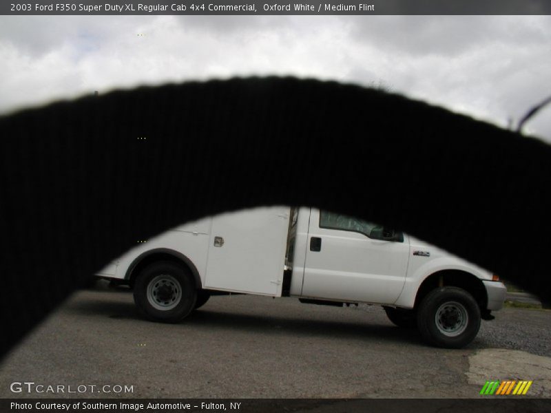 Oxford White / Medium Flint 2003 Ford F350 Super Duty XL Regular Cab 4x4 Commercial