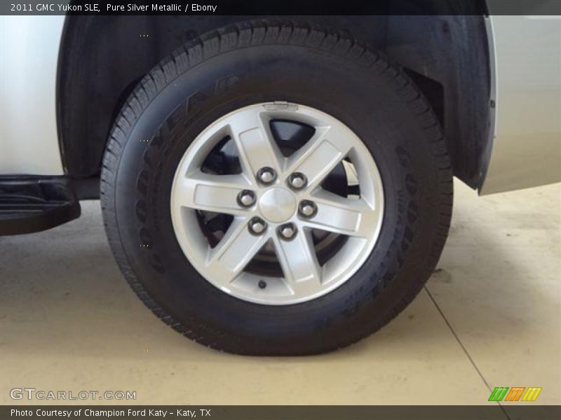 Pure Silver Metallic / Ebony 2011 GMC Yukon SLE