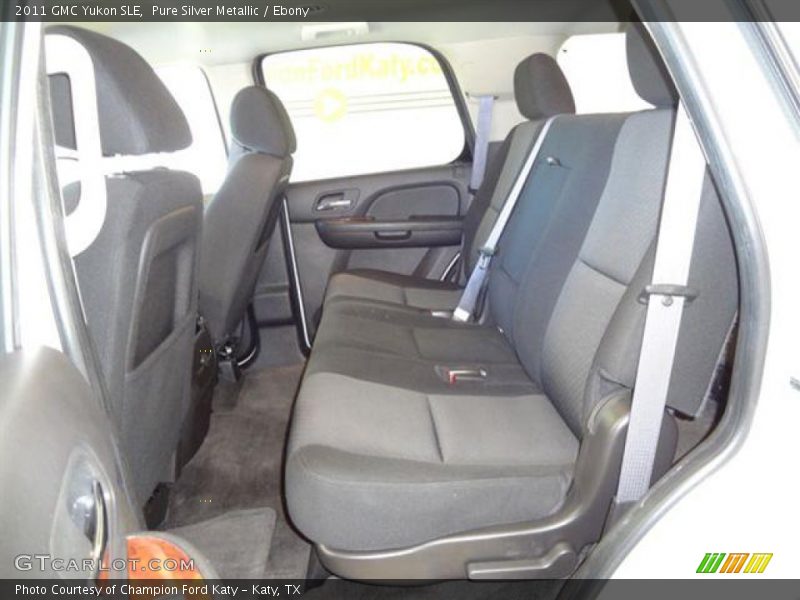Pure Silver Metallic / Ebony 2011 GMC Yukon SLE