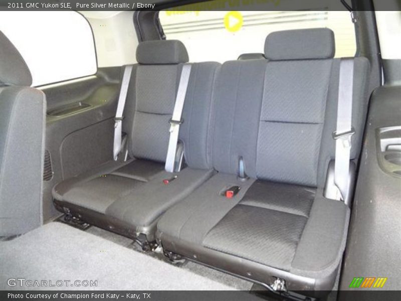 Pure Silver Metallic / Ebony 2011 GMC Yukon SLE