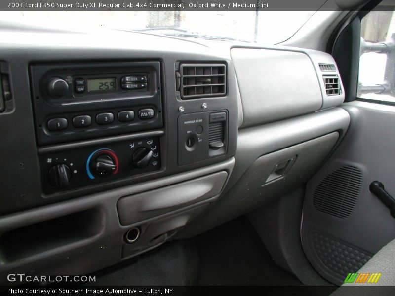 Oxford White / Medium Flint 2003 Ford F350 Super Duty XL Regular Cab 4x4 Commercial