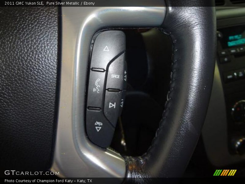 Pure Silver Metallic / Ebony 2011 GMC Yukon SLE