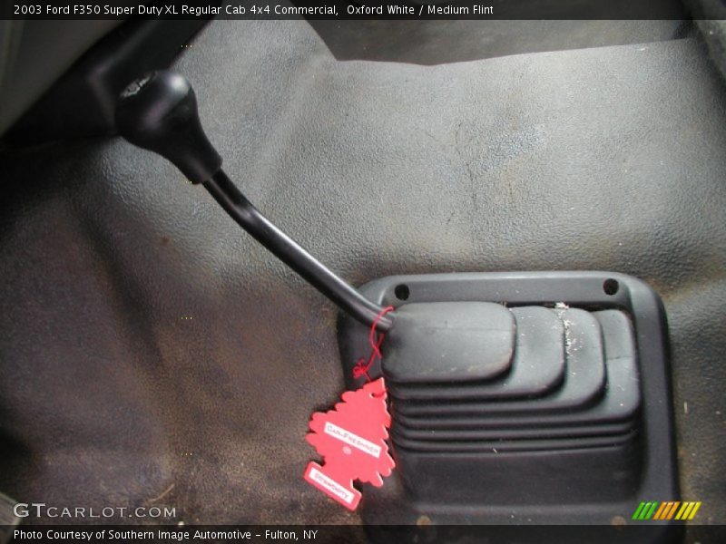 Oxford White / Medium Flint 2003 Ford F350 Super Duty XL Regular Cab 4x4 Commercial
