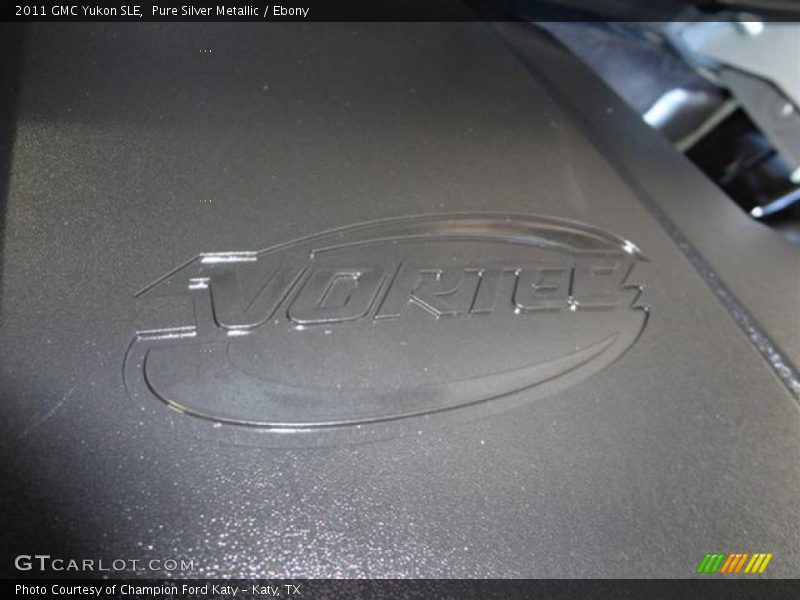 Pure Silver Metallic / Ebony 2011 GMC Yukon SLE
