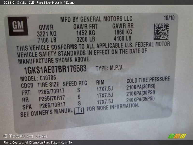 Pure Silver Metallic / Ebony 2011 GMC Yukon SLE