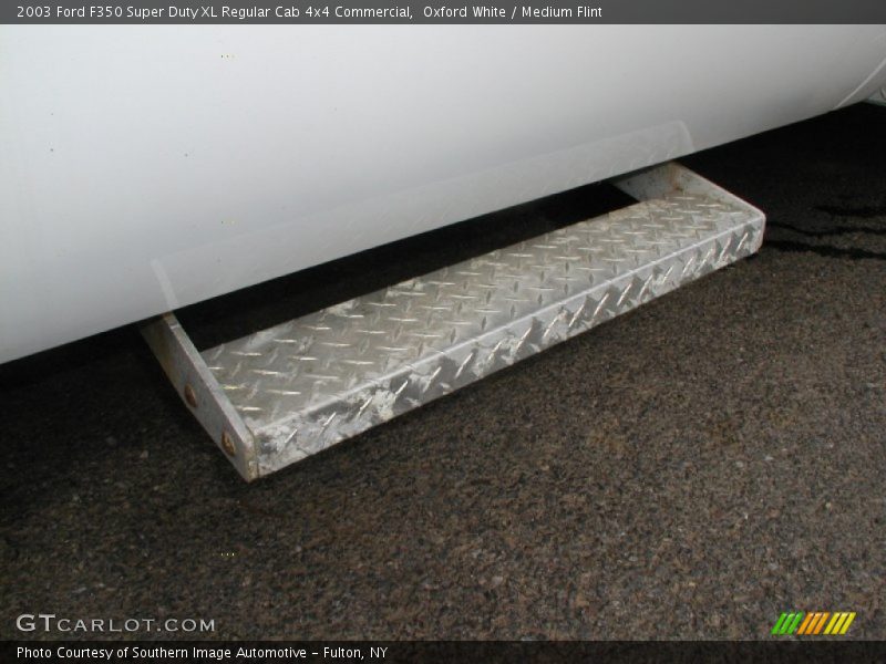 Oxford White / Medium Flint 2003 Ford F350 Super Duty XL Regular Cab 4x4 Commercial