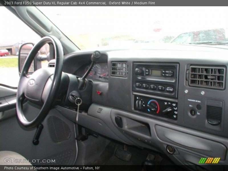 Oxford White / Medium Flint 2003 Ford F350 Super Duty XL Regular Cab 4x4 Commercial