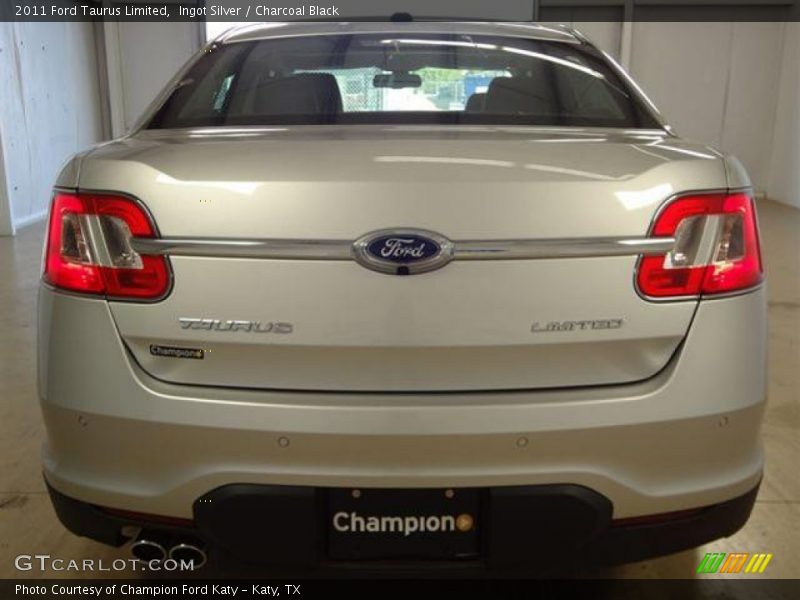 Ingot Silver / Charcoal Black 2011 Ford Taurus Limited