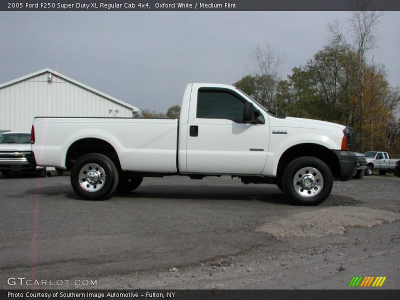Oxford White / Medium Flint 2005 Ford F250 Super Duty XL Regular Cab 4x4