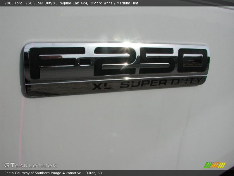  2005 F250 Super Duty XL Regular Cab 4x4 Logo