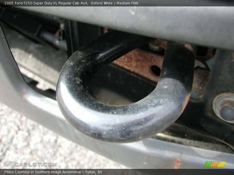 Oxford White / Medium Flint 2005 Ford F250 Super Duty XL Regular Cab 4x4