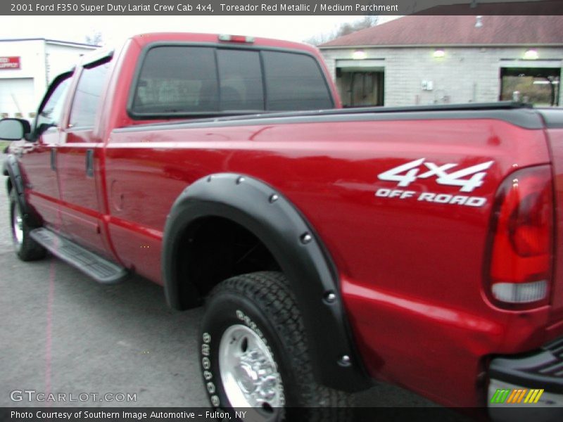 Toreador Red Metallic / Medium Parchment 2001 Ford F350 Super Duty Lariat Crew Cab 4x4