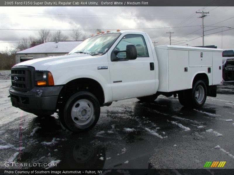 Oxford White / Medium Flint 2005 Ford F350 Super Duty XL Regular Cab 4x4 Utility