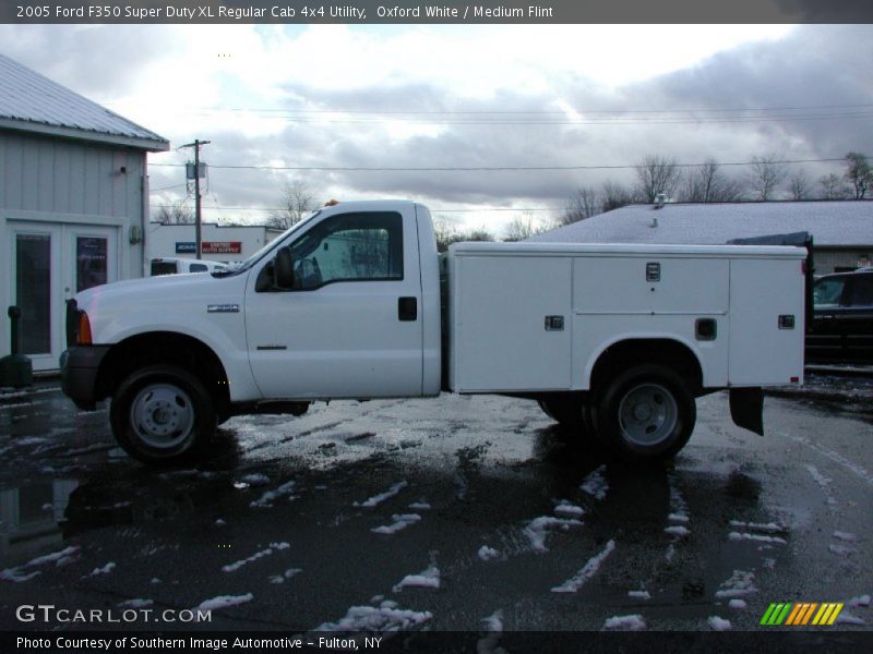 Oxford White / Medium Flint 2005 Ford F350 Super Duty XL Regular Cab 4x4 Utility
