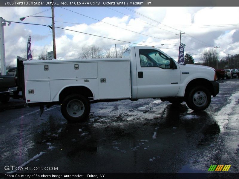 Oxford White / Medium Flint 2005 Ford F350 Super Duty XL Regular Cab 4x4 Utility