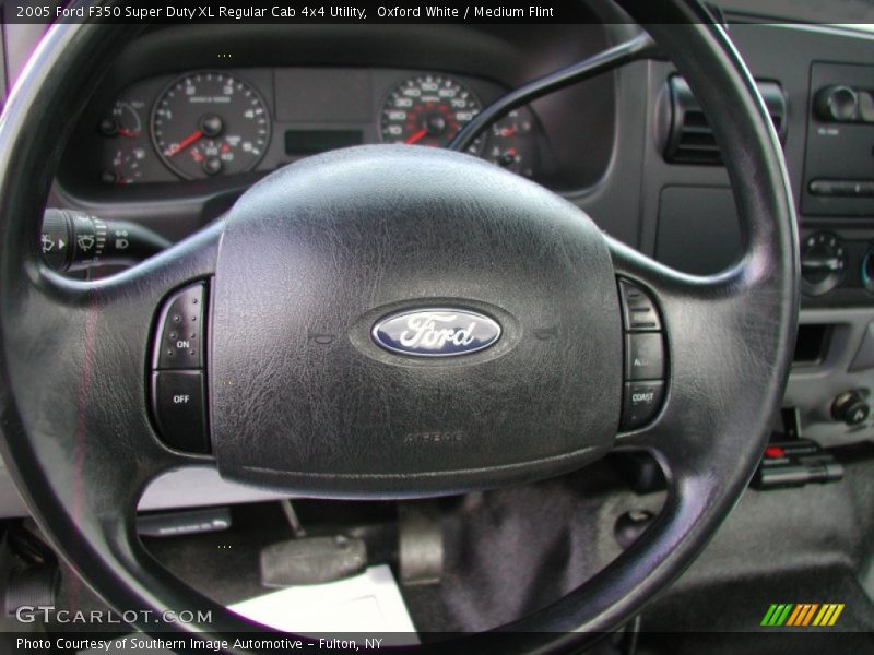 Oxford White / Medium Flint 2005 Ford F350 Super Duty XL Regular Cab 4x4 Utility