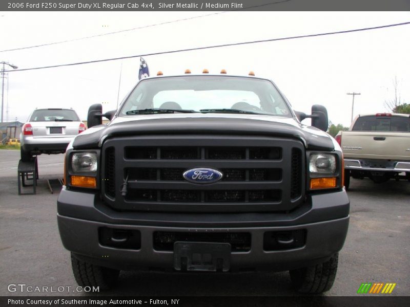Silver Metallic / Medium Flint 2006 Ford F250 Super Duty XL Regular Cab 4x4
