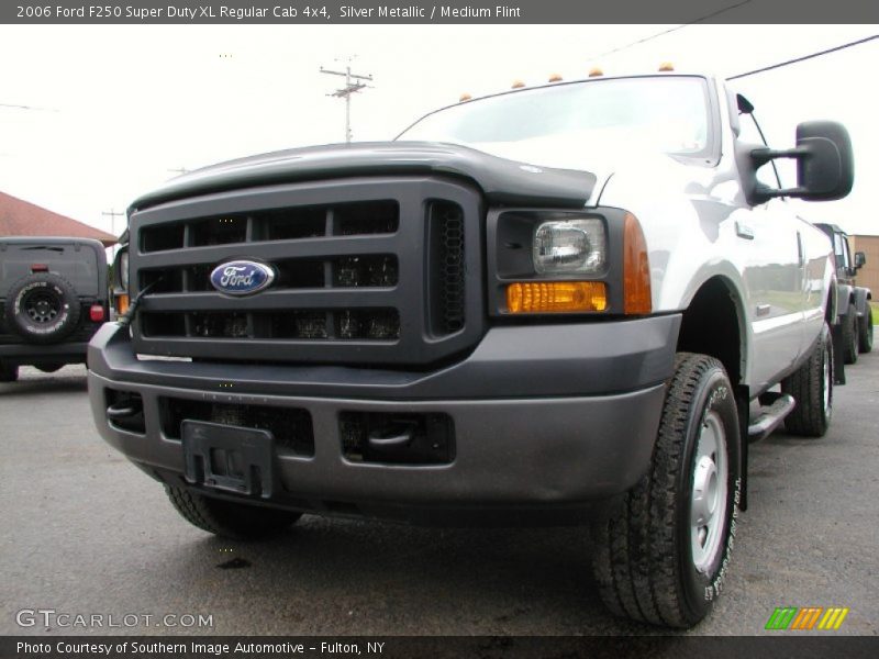 Silver Metallic / Medium Flint 2006 Ford F250 Super Duty XL Regular Cab 4x4