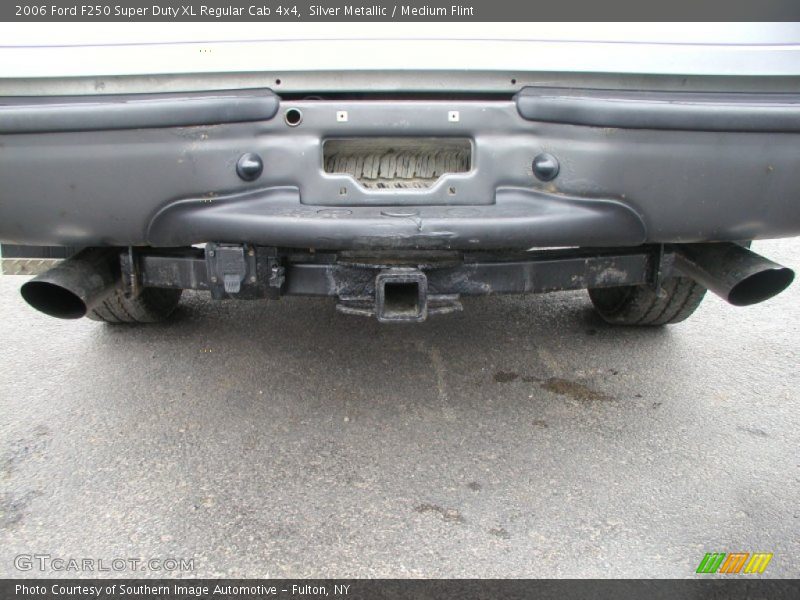 Silver Metallic / Medium Flint 2006 Ford F250 Super Duty XL Regular Cab 4x4