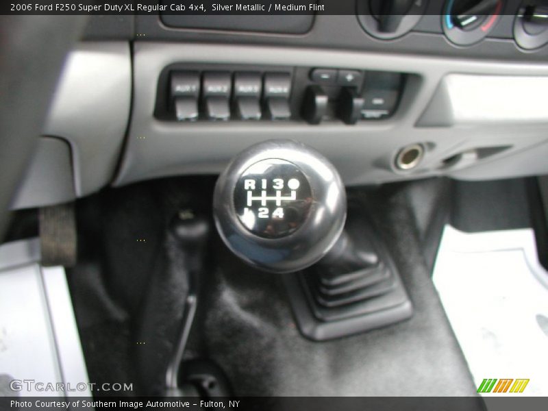  2006 F250 Super Duty XL Regular Cab 4x4 6 Speed Manual Shifter
